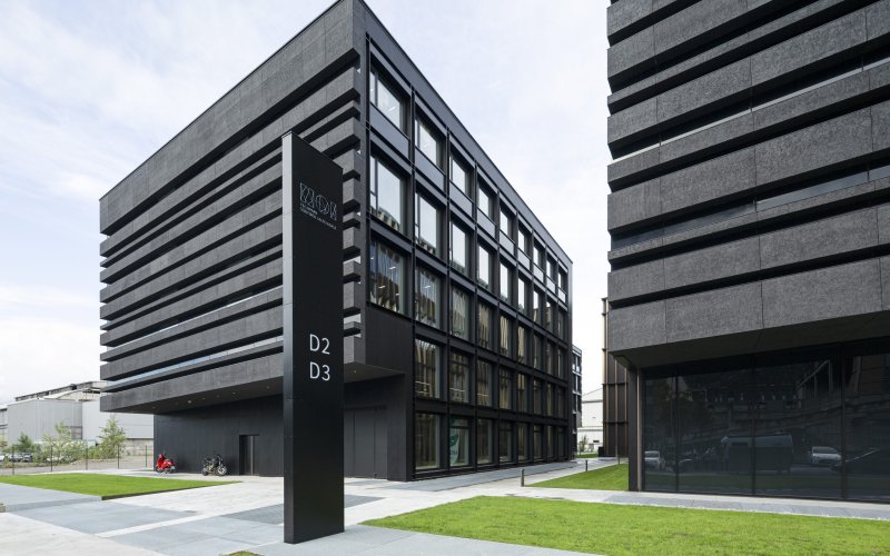 Nuovo identificando, esplorando ed implementando nuove strade e tecnologie