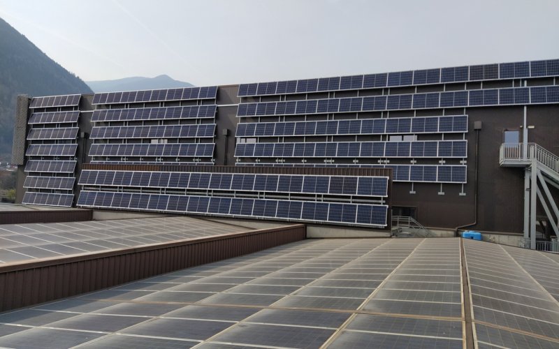 Photovoltaikanlage an der Fassade