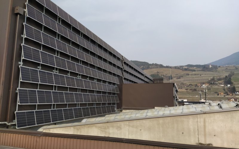 Photovoltaikanlage an der Fassade