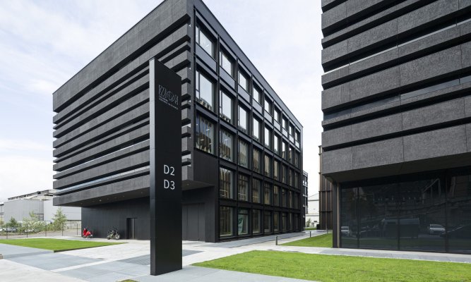 Nuovo identificando, esplorando ed implementando nuove strade e tecnologie