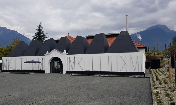 Bistro & Concept Store IM KULT